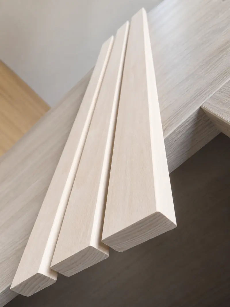 Stack of clean oak panels showing consistent thickness and edge quality